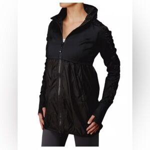 Lululemon Super Tracker Wind Breaker Jacket in Black